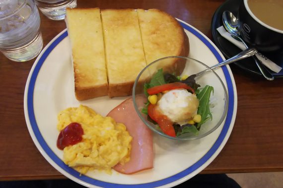 南草津駅の珈琲館でモーニング