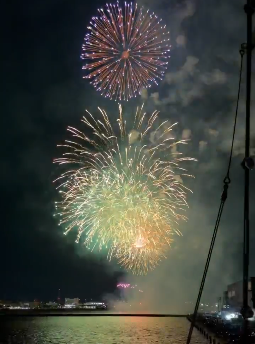 新大阪発で楽ちん！神姫観光バスツアーで行く「姫路みなと祭り花火大会」船上観賞レポ